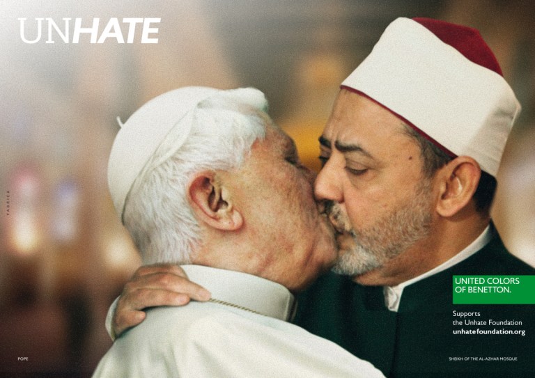 Benetton Unhate Campagna pubblicitaria Unhate: capi di stato e chiesa si baciano