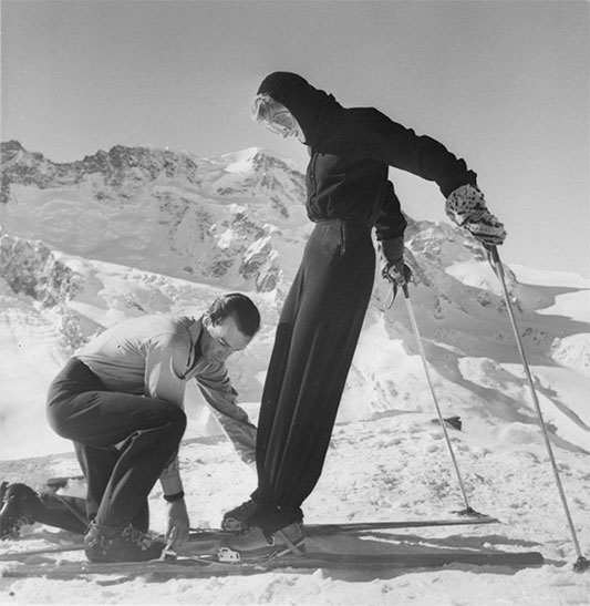 1947, Emilio Pucci sistema un completo da sci